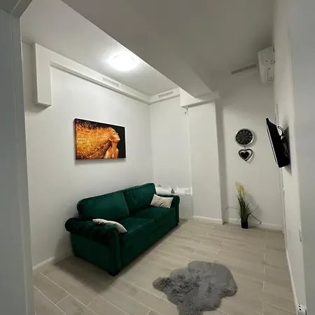 Apartament Mayo Apartment